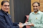 لوح تقدیر به عنوان بخش برتر HSE در سه ماهه نخست سال ۱۴۰۳ به مدیر بخش نگهداری و تعمیرات اهدا شد
