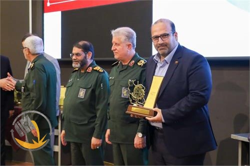 مدیرعامل شرکت فولاد خوزستان موفق به دریافت تندیس نشان ملی اقتصاد مقاومتی شد.