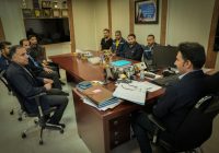 حضور تیم فرآوری قراضه در دفتر مدیرعامل و اهدای جام نایب‌قهرمانی