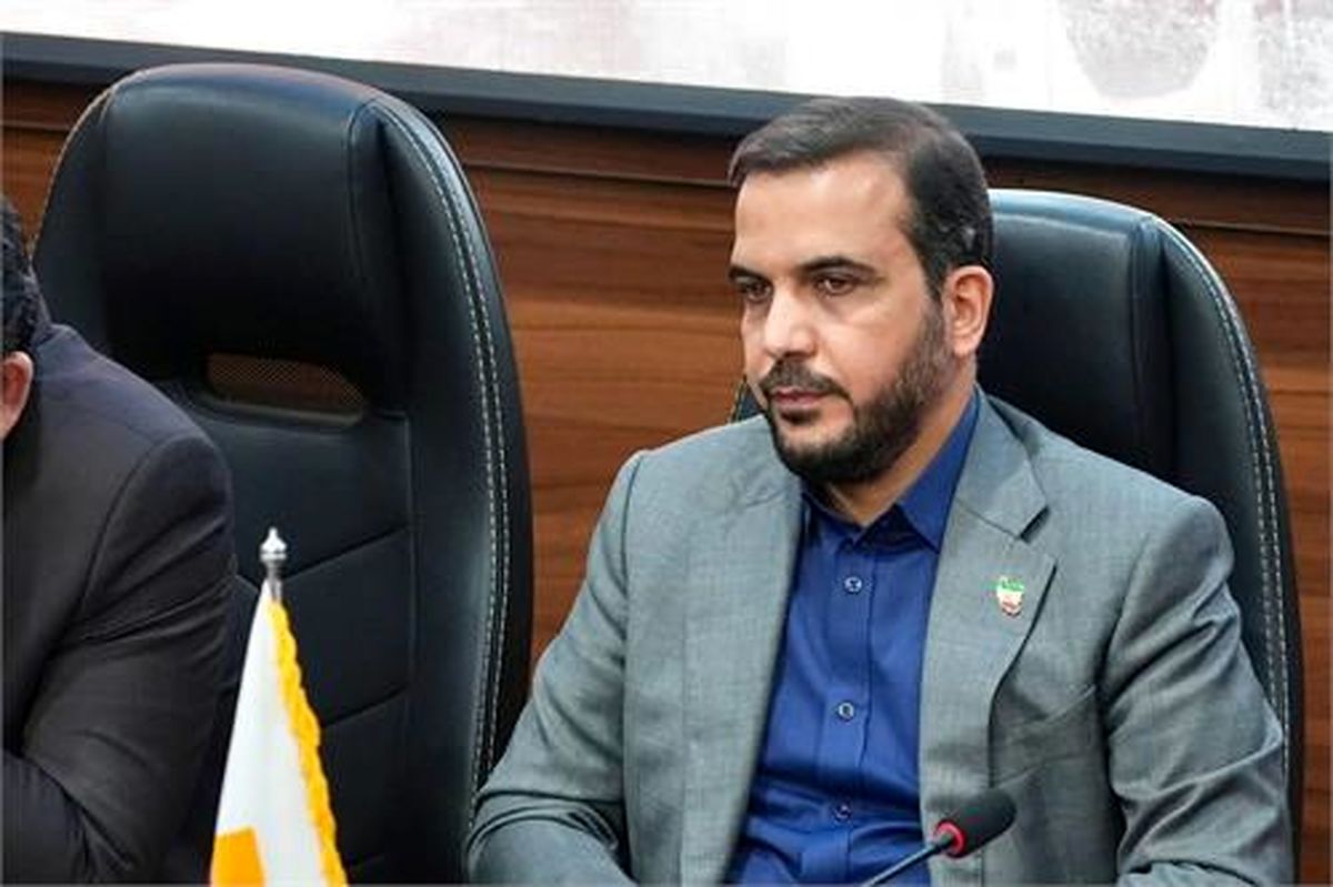 ارائه بسته معیشتی به کارگران تسهیل اعتبار بانکی برای صنایع فولادی استان همچون فولاد خوزستان الزامی است